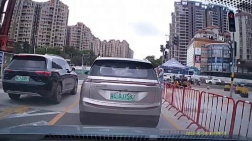 China: Pile drilling rig collapses onto road in front of cars China