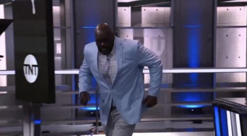Shaq rushes off TV for emergency bathroom break in viral clip 