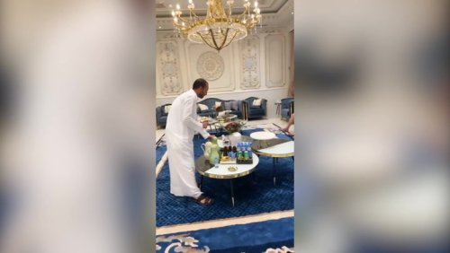 England fans have lunch in Qatari mansion after owner spots one wearing Premier League shirt