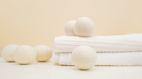 Wool Dryer Balls Or Fabric Softener: Which Is Better?