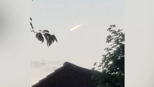 Must See! Huge Mysterious Flying Object Captured on Film in the Skies Over England