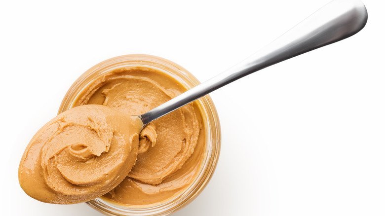 When You Eat Peanut Butter Before Bed, This Is What Happens