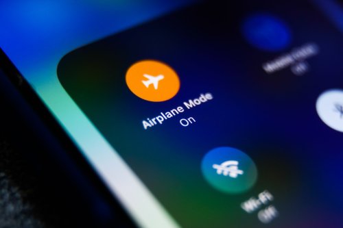 What really happens when you ignore Airplane Mode—and why pilots truly hate it