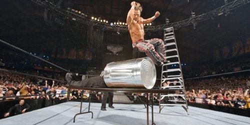 10 Non-Finishing Moves That Always Make Fans Pop