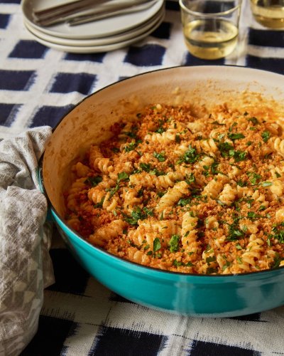 One-pot manchego mac and cheese with pimentón bread crumbs
