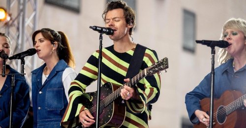 Harry Styles takes over TODAY plaza with unforgettable performances!