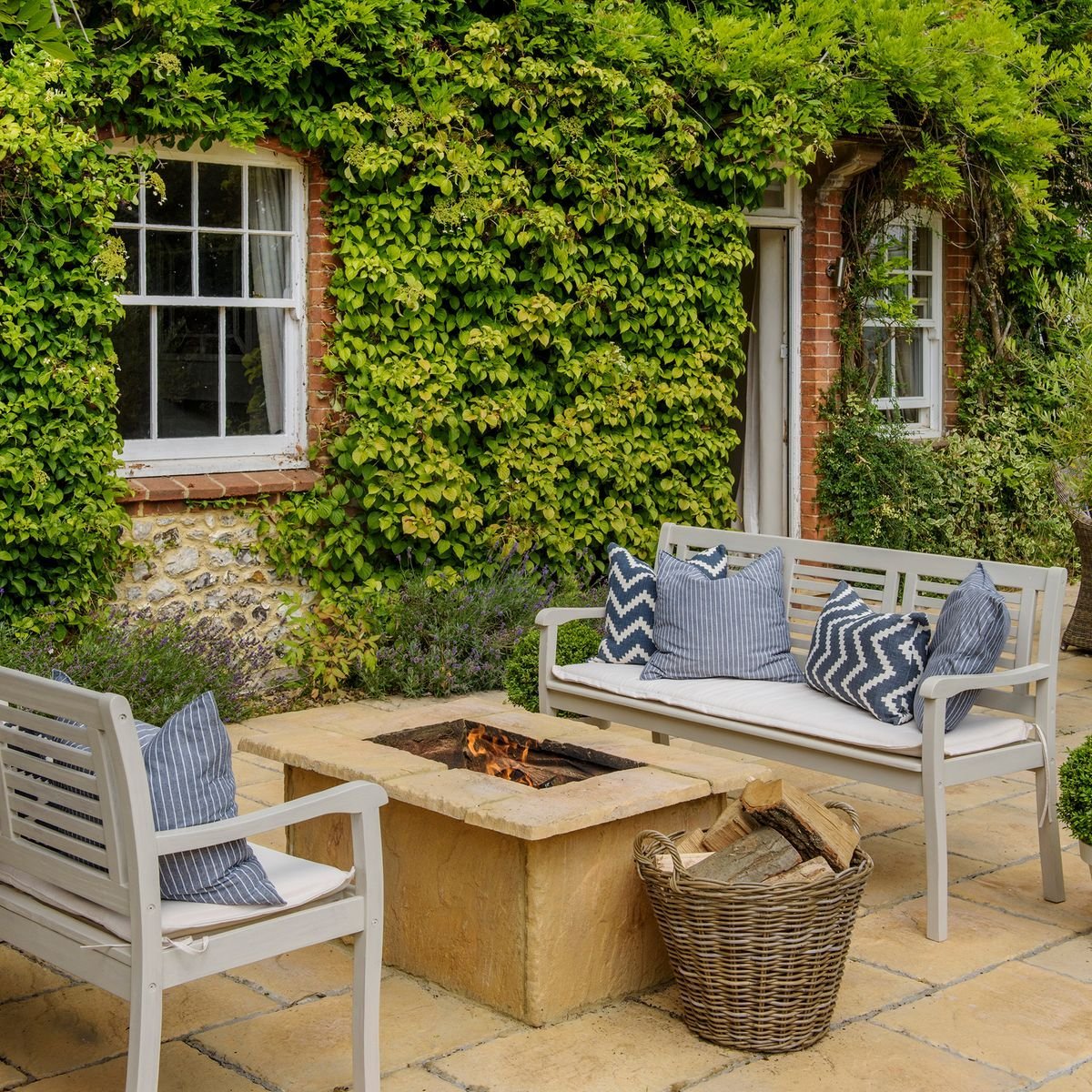 How to create a stunning garden for summer hosting
