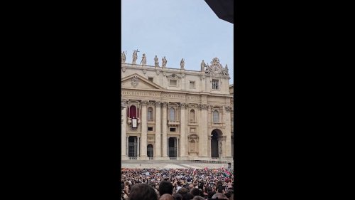 Vatican: Thousands Gather for Pope Leo XIV*s First Regina Caeli Prayers