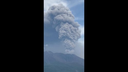 Japan: Massive Eruption of Japan’s Sakurajima Volcano Sends Ash Plume Skyward