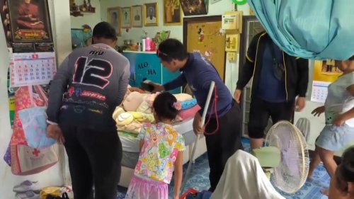 Thailand: Baby monitor lizard found hiding in bedroom