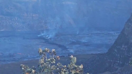 US: Kilauea volcano erupts in Hilo