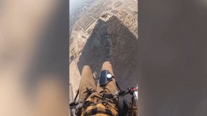 Birdseye Egypt! Paramotor Shows Sky-high Footage of Egyptian Pyramids and Sphinxes!