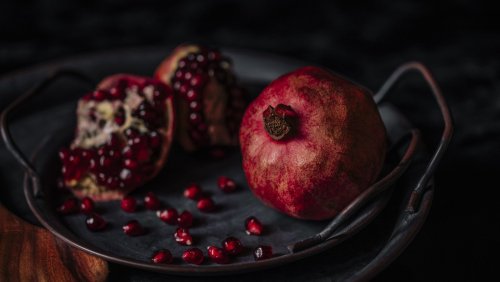 The Best Ways To Tell If Pomegranates Are Ripe