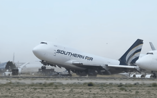 747 sitting in boneyard with no engines tries to take off one last time