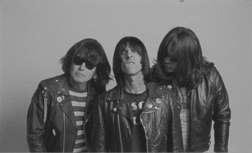Blink-182 dressed up as The Ramones for their new video