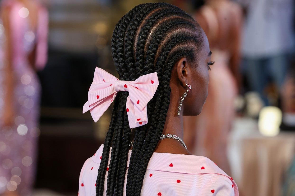 Hair Bows Are Trending Just in Time for the Holiday Season
