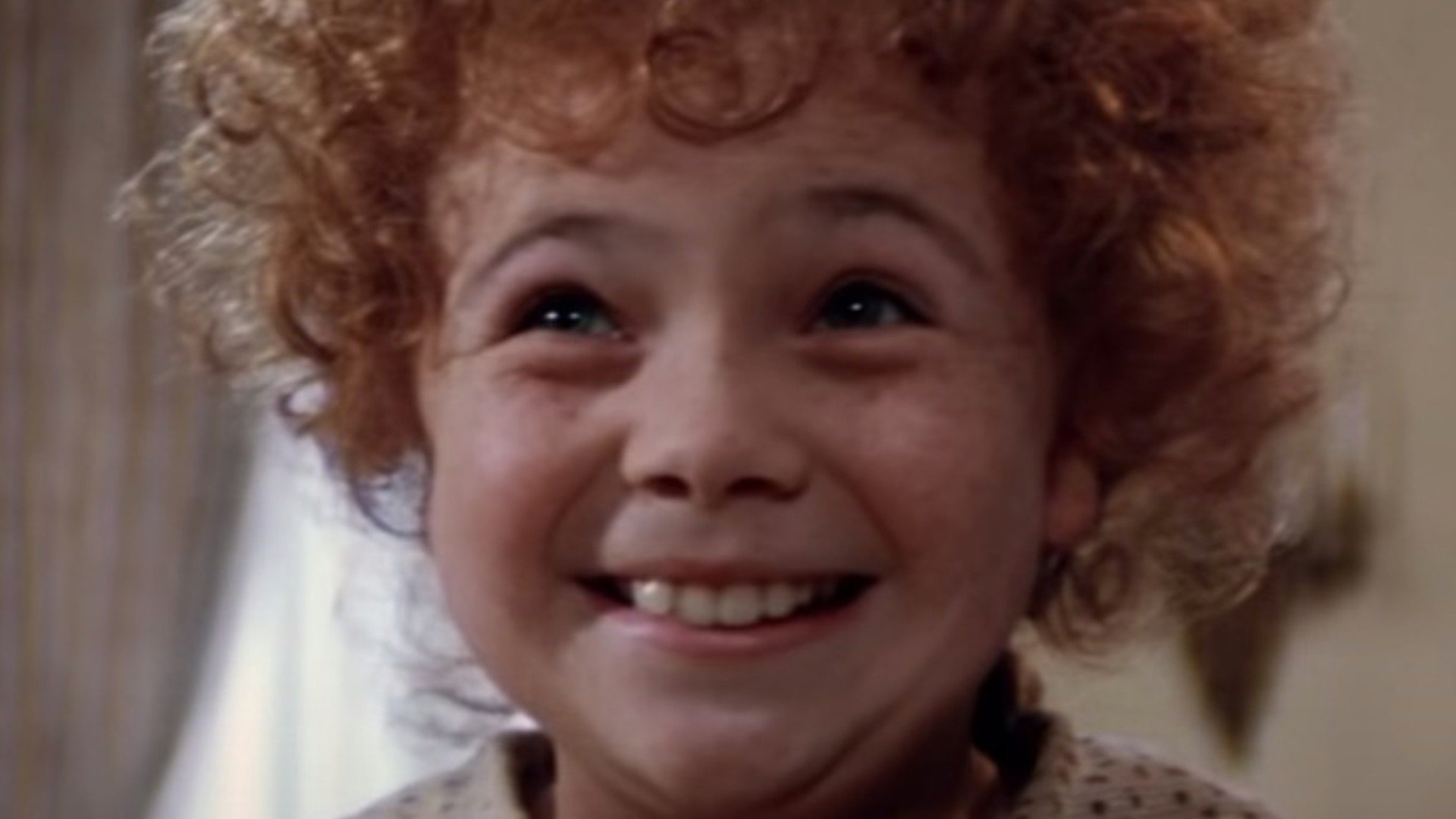 The Little Girl Who Played Annie Is Gorgeous Today | Flipboard