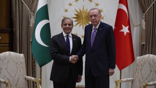 Türkiye: Turkish President Erdogan meets Pakistani Prime Minister Sharif in Ankara