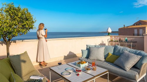 La guida di Vanity Fair per le vacanze estive