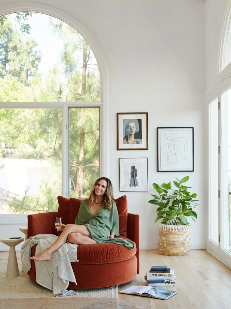 This podcast host worked with her living room’s quirky layout, not against it