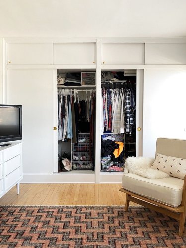 This couple saved $8K by hacking an IKEA system into their dream walk-in closet