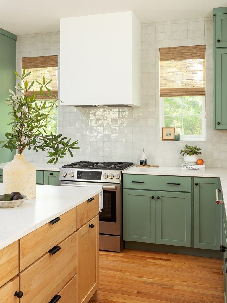 4 tweaks that made this builder-grade kitchen look custom