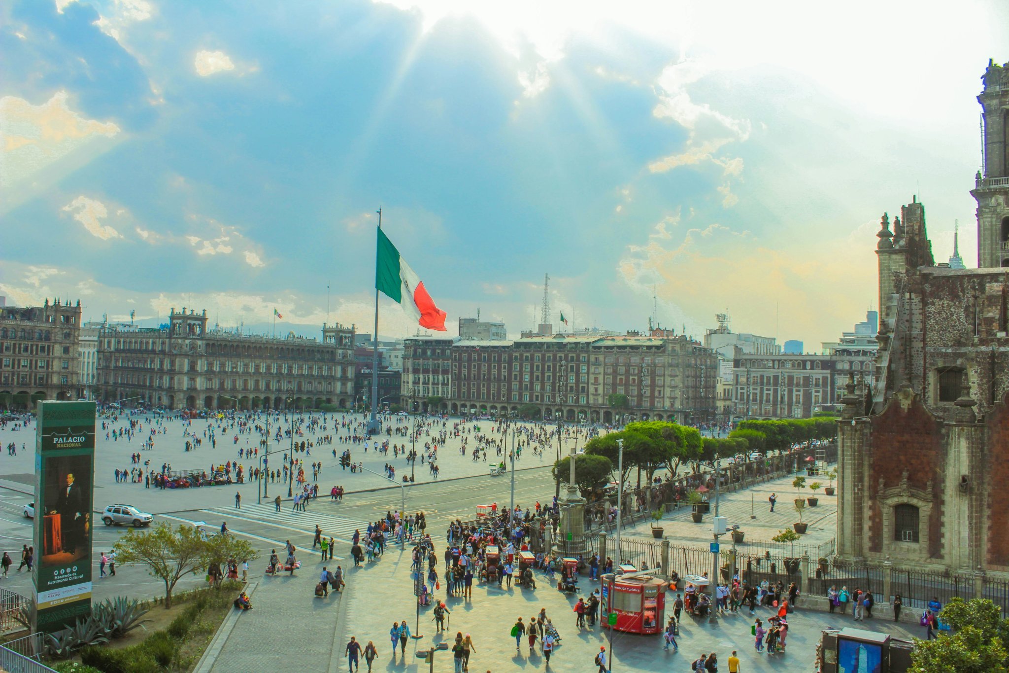 Let these locals & experts share the best travel tips for staying safe in Mexico