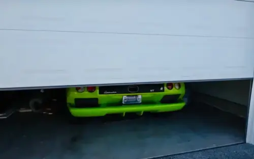 Only one reaction as guys saw fake Lamborghini Diablo off Craigslist