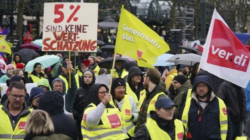 'Mega strike' in Germany: Flights, trains and buses cancelled during mass walkout on Monday