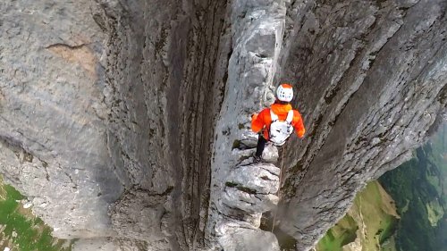 Must See! World-Record Holder Makes Epic 6,600-Foot Ascent Up Wild Spine-Like Mountain