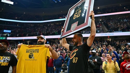 Watch Jason and Travis Kelce destroy beers at the Cavs honorary game 