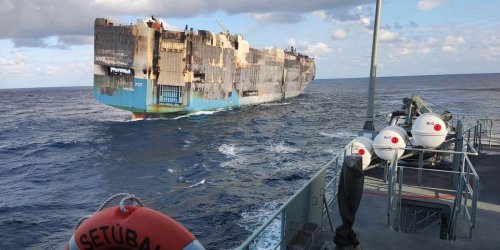 A Cargo Ship Full Of Luxury Cars Finally Sank After A Days-Long Fire At Sea