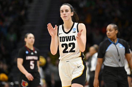 Iowa star Caitlin Clark receives praise from NBA greats LeBron and Steph Curry