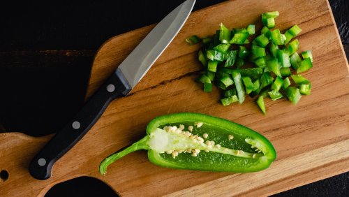 The Rapid Hack To Slice Jalapeños And Avoid The Seeds