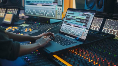The Best Tech, Apps, & Plugins For Your Home Music Studio