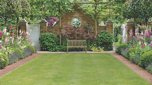 These are the lawn care jobs you should do in April for green grass this summer