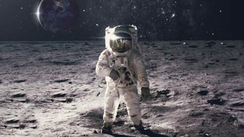 The 5 Most Bizarre Moon Landing Myths We’ve Encountered
