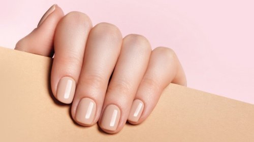 Celeb-Loved 'Mannequin Nails' Are The Perfect Simple Manicure