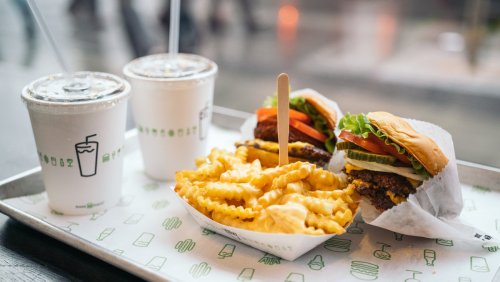 Shake Shack Uses A Controversial Grocery Store Bun For Its Iconic Burgers
