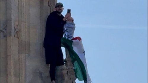 Man holding Palestinian flag climbs Big Ben tower