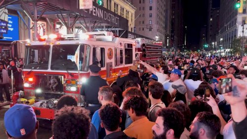 US: Knicks fans flood NYC streets after team advances to Eastern Conference Finals