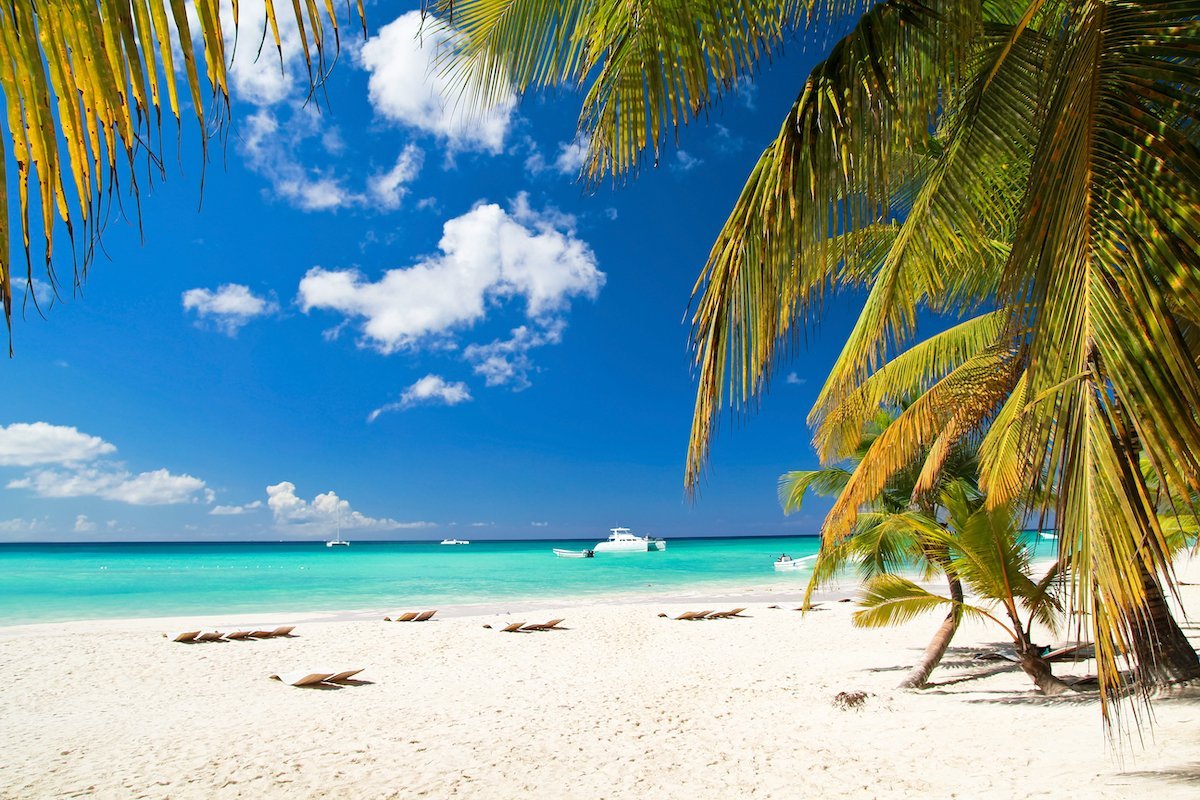 Stay safe with this ultimate guide of must-know tips for traveling