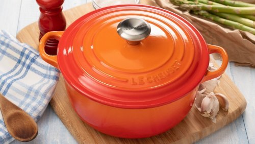 The Easy Oven Cleaner Hack To Remove Stains From Your Dutch Oven