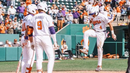 Magazine - NCAA college baseball