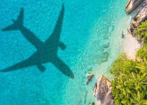 Flight Attendants Spill Their Secrets - This is How to Make Long Flights Bearable