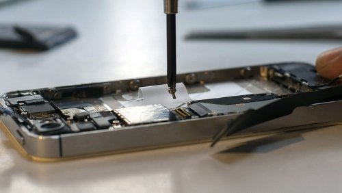There's An Ugly Reality About iPhone Repairs