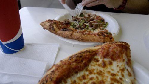 What You Should Know Before Ordering Costco’s Food Court Pizza