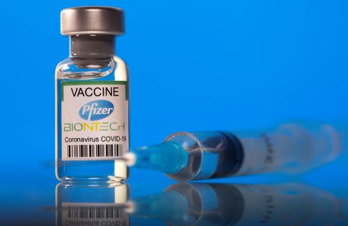 Covid, vaccino Pfizer efficace 91% in dati aggiornati, protegge da variante sudafricana