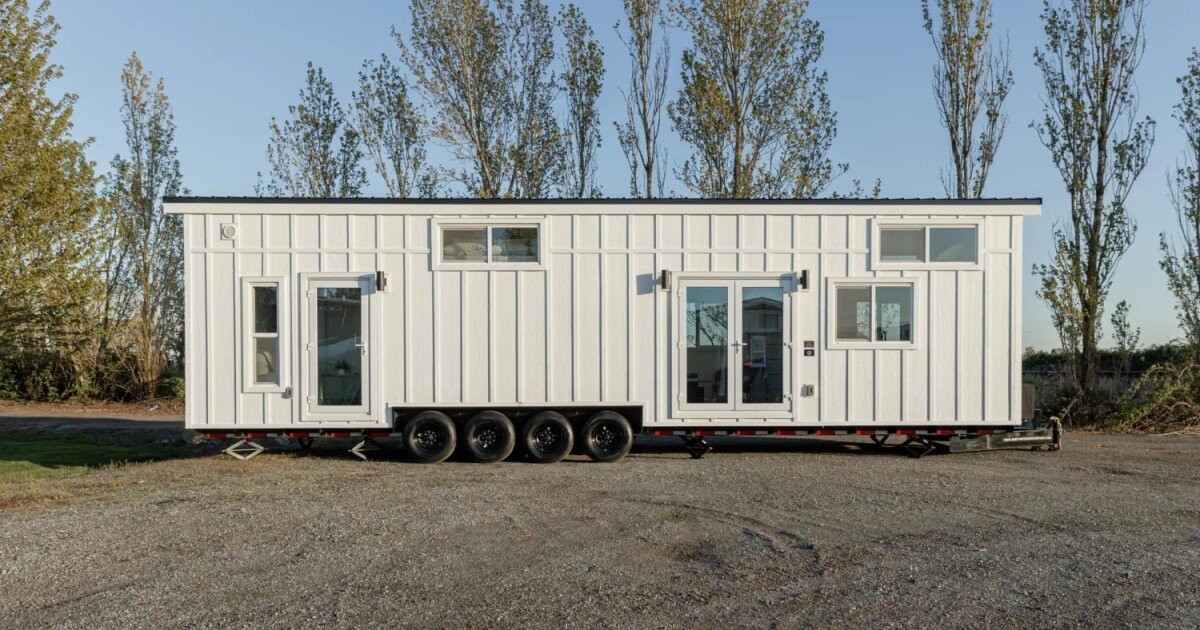 Not-so-tiny house sleeps six people in spacious apartment-like layout