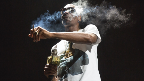 Snoop Dogg finally reveals how much he smokes 